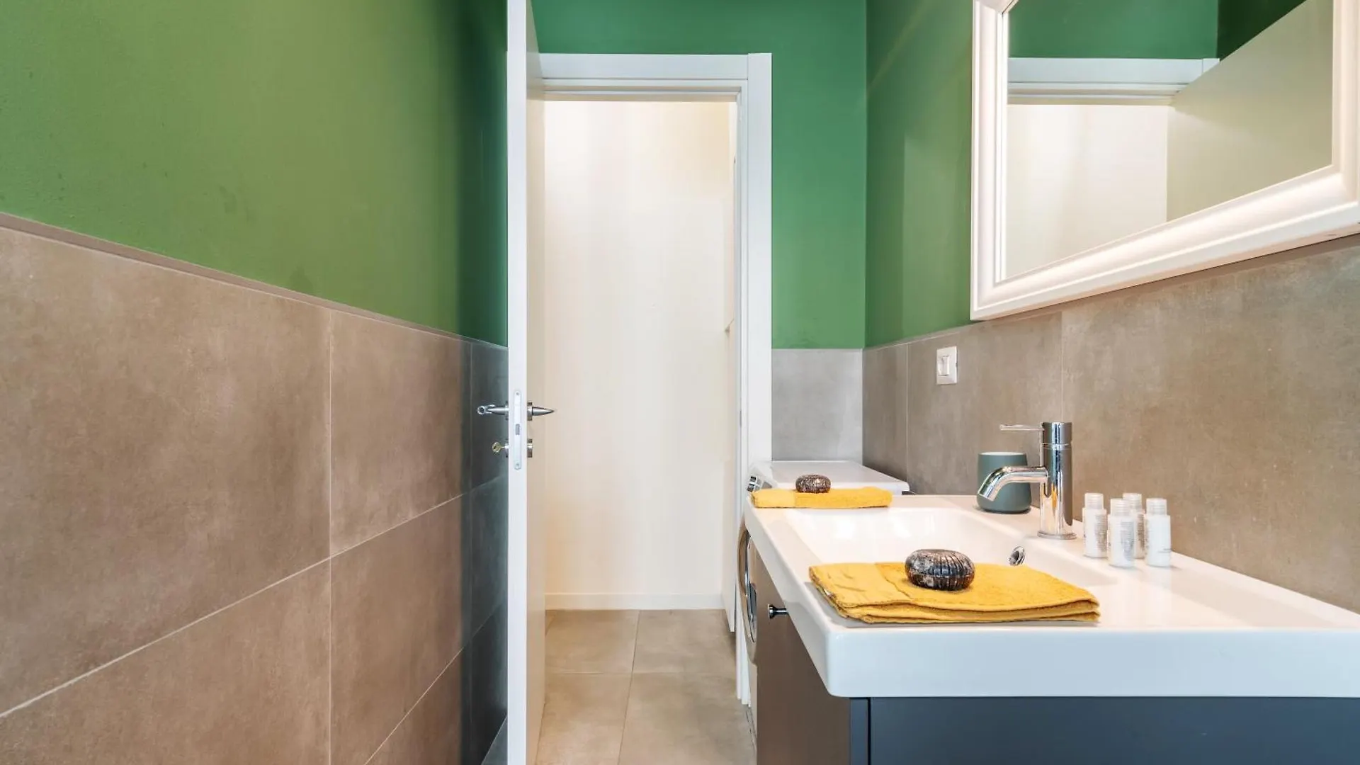 Flora Flexyrent Apartment Ac Milan Italy